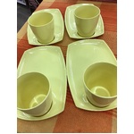 VINTAGE Nally Australia Picnic Plates & Cups - Set of 4 - Yellow