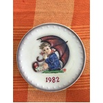 VINTAGE Goebel MJ Hummel 1982 Annual Plate