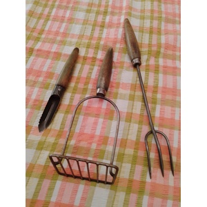 VINTAGE Kitchen Utensils - Lot of 3 - Toasting Fork Masher & Corer 