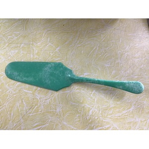 VINTAGE Early Plastic Green Cake Server