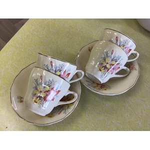 VINTAGE JG Meakin Sunshine Teacup & Saucers x 4 - Floral 