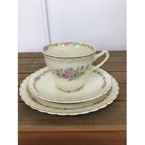 J&G Meakin Floral Tea Cup Trio