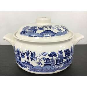 VINTAGE Blue Willow Ovenproof Casserole Dish - Made in Japan 