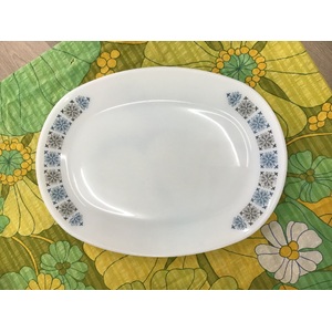 RETRO JAJ Pyrex Chelsea Plate - Large Oval