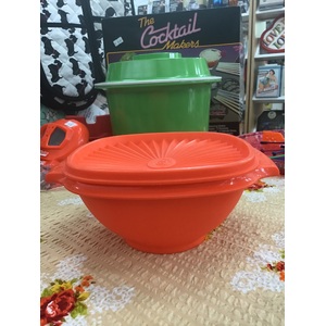 RETRO Tupperware Servalier Bowl - Orange w Fan Lid  