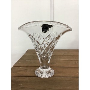 VINTAGE Crystal Vase - Oval Base - 15.5 cm Tall 