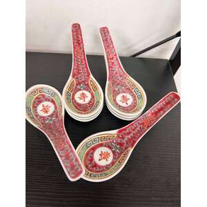 Vintage Chinese Mun Shou Soup Spoons x 8 - Jingdezhen Porcelain - Famille Rose